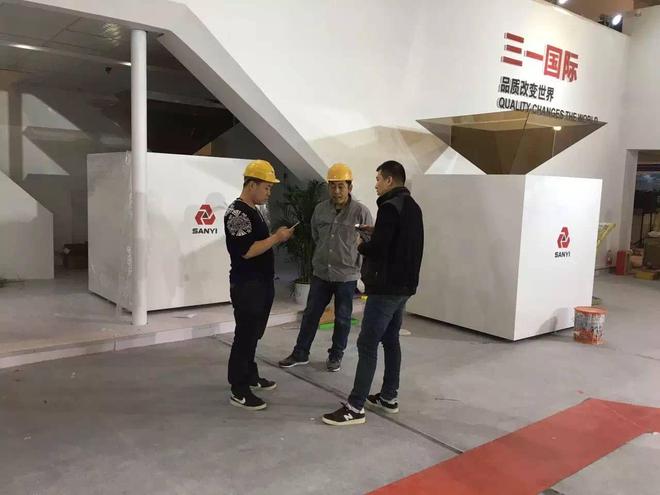 盡在全息盛宴：參展商紛紛選擇租賃全息投影設(shè)備及展示柜(圖2)
